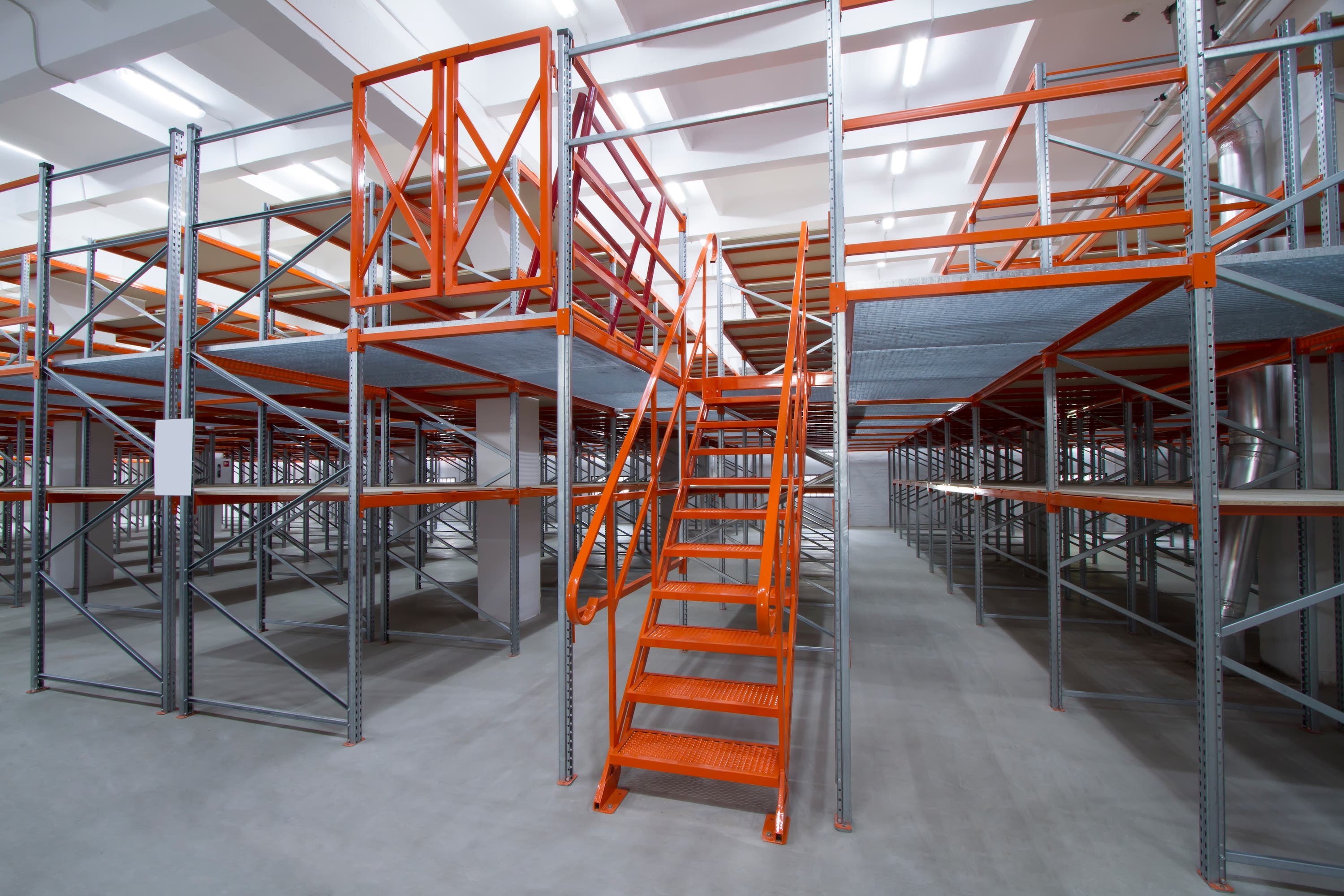 Warehouse 
Mezzanine Flooring